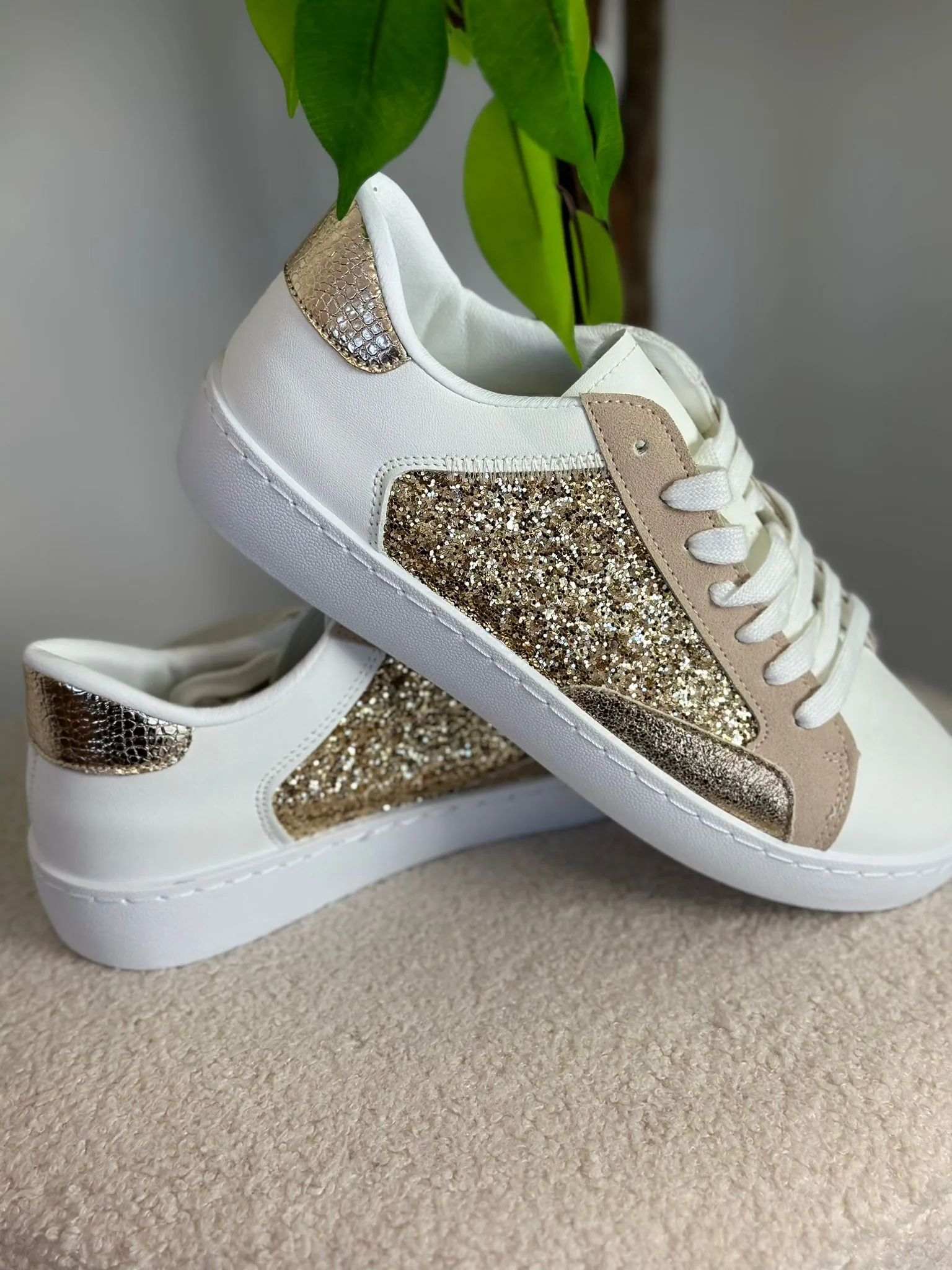Glitter Trainer