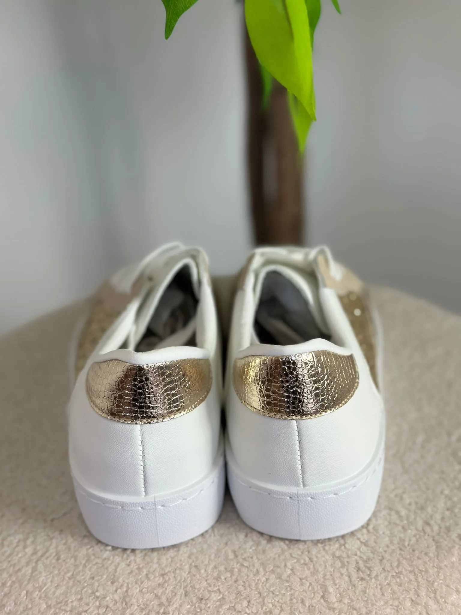 Glitter Trainer