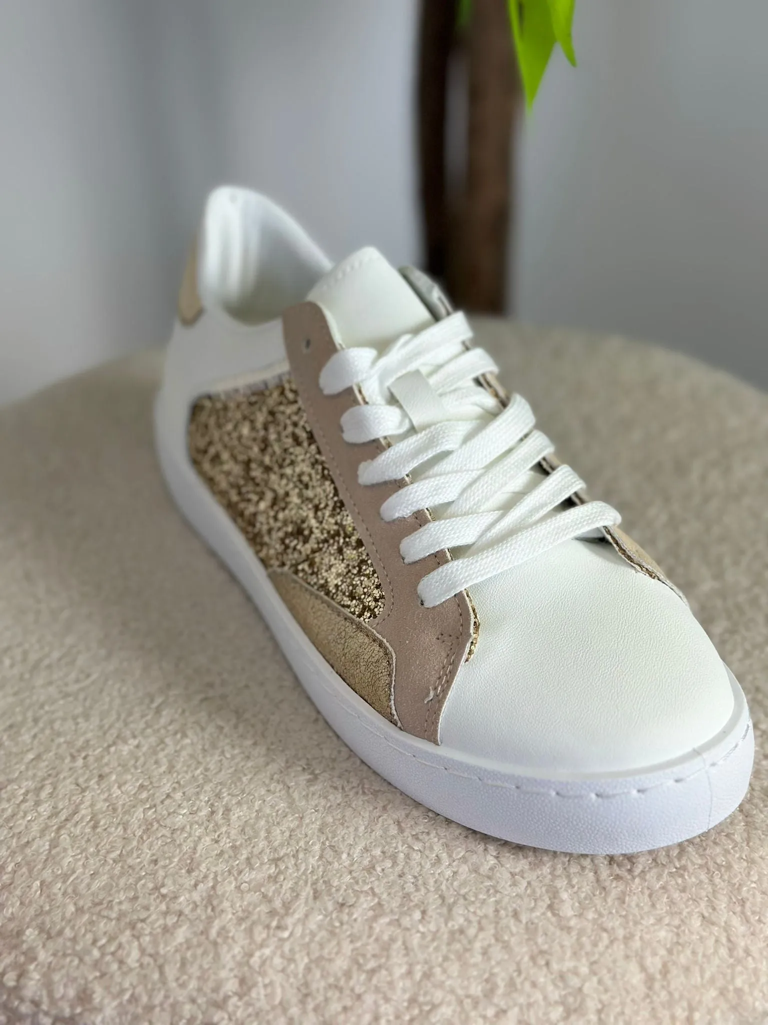 Glitter Trainer